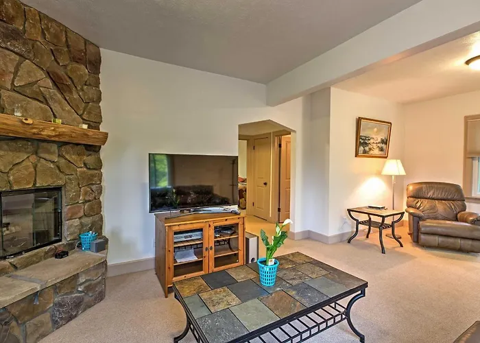 Hot Tub, Deck & Backyard: Cozy Union Pier House!